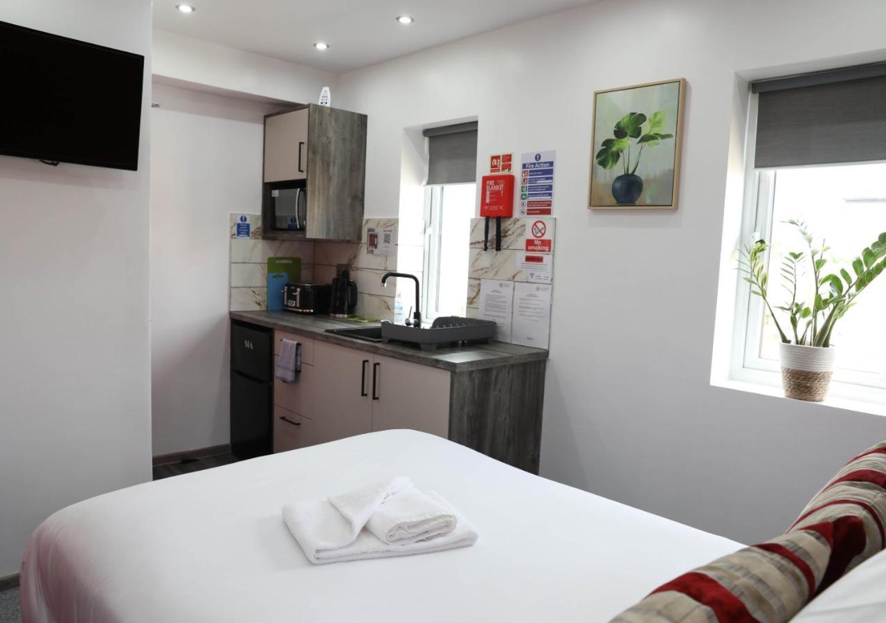 Cb Stays - Private Rooms With Ensuite And Kitchenette In Peterborough Esterno foto
