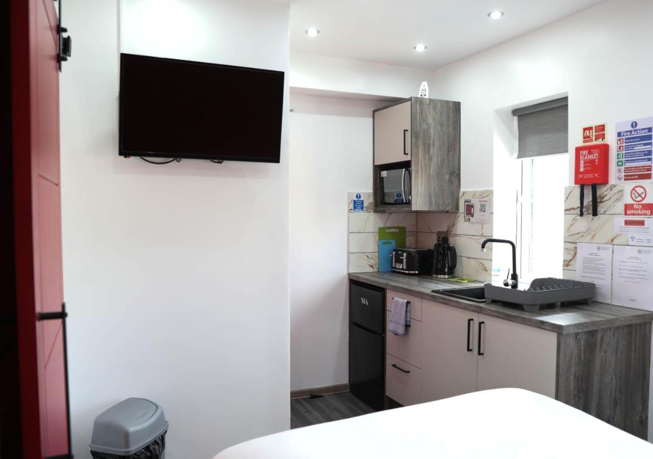 Cb Stays - Private Rooms With Ensuite And Kitchenette In Peterborough Esterno foto