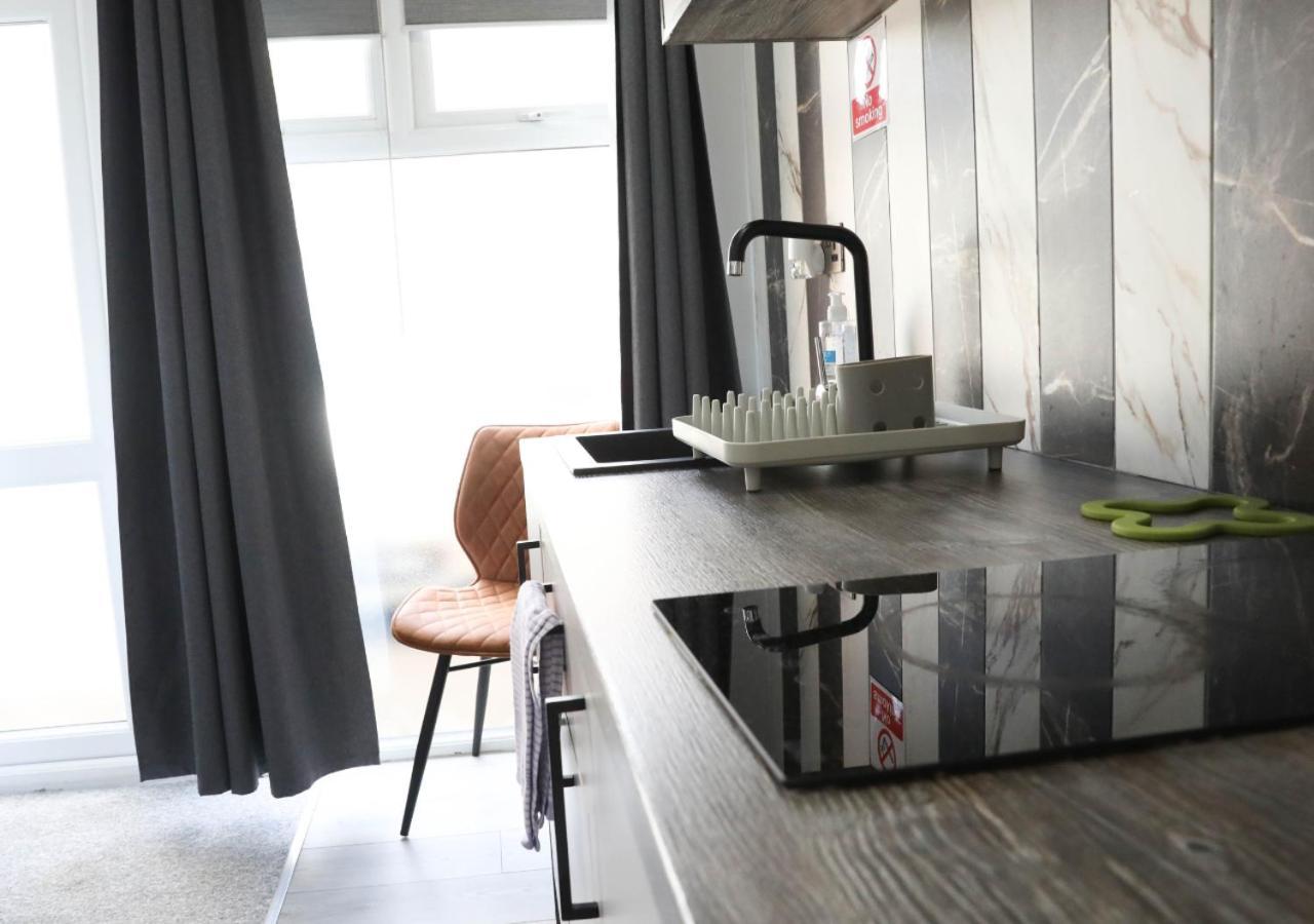 Cb Stays - Private Rooms With Ensuite And Kitchenette In Peterborough Esterno foto