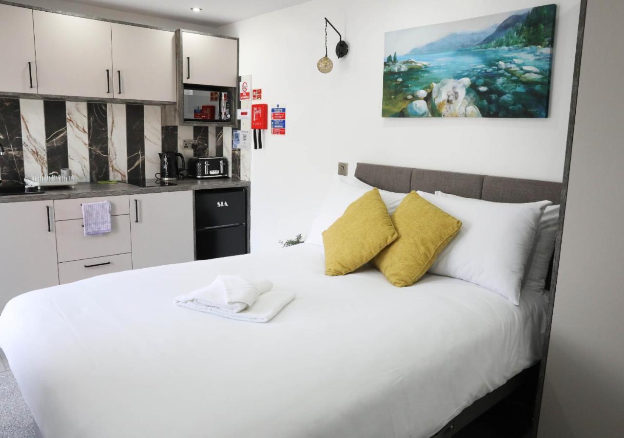 Cb Stays - Private Rooms With Ensuite And Kitchenette In Peterborough Esterno foto