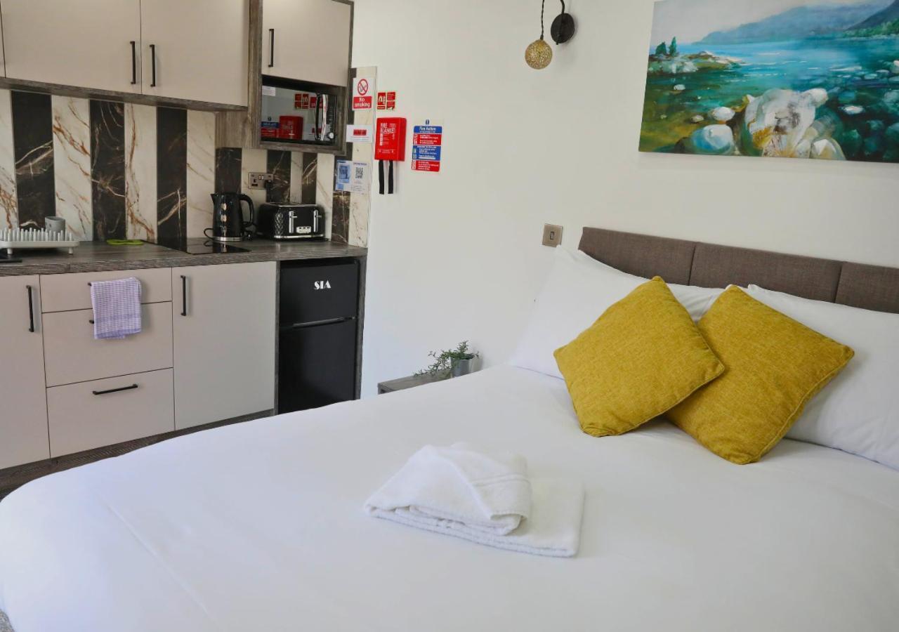 Cb Stays - Private Rooms With Ensuite And Kitchenette In Peterborough Esterno foto